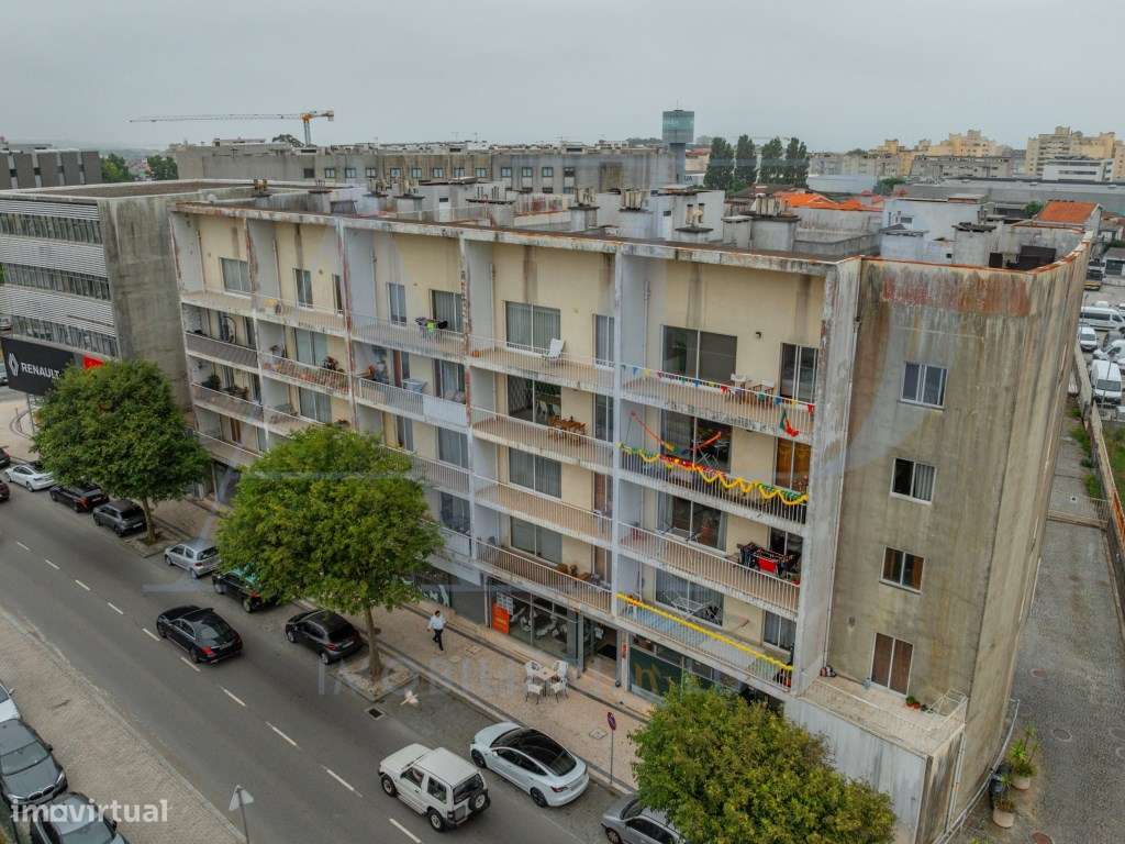 Apartamento T3 com varanda, e localização privilegiada em Vila do C...-26