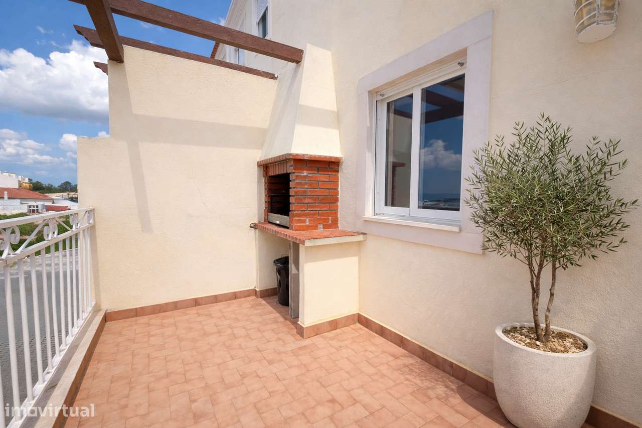 Moradia T2 com jardim, terraço e garagem em Silveira-11
