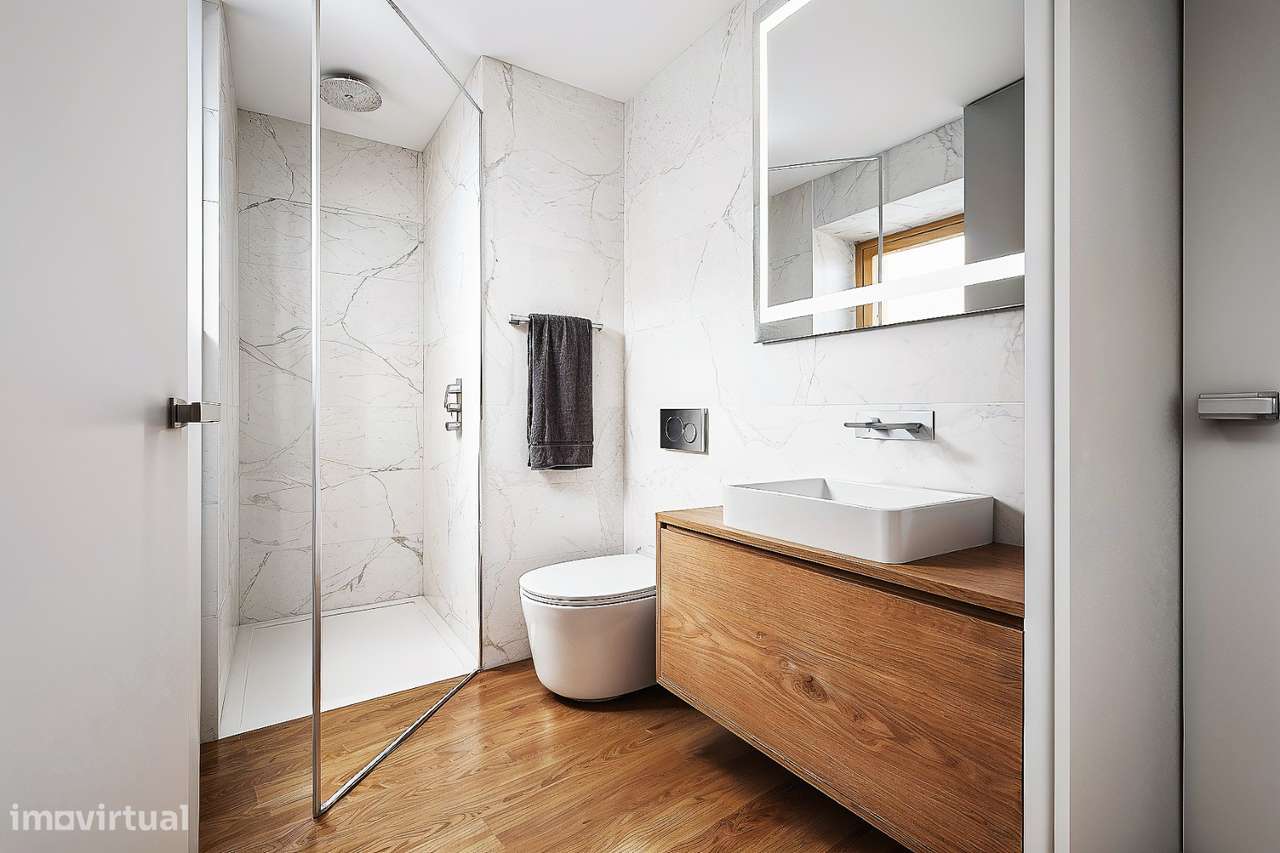 T1 com Logradouro e 2 Lugares de Estacionamento – Valbom - Grande imagem: 3/9