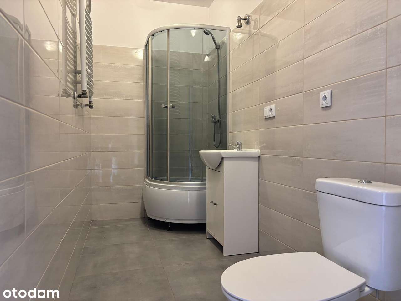 Przestronne mieszkanie z C.O. | 9-6