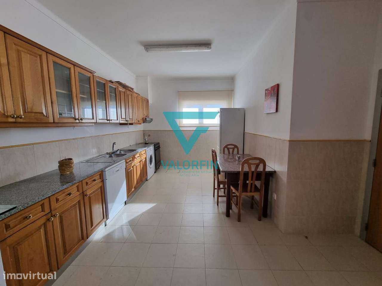 MORADIA T3 com Cave, Rés do Chão e Terreno | Batalha-17