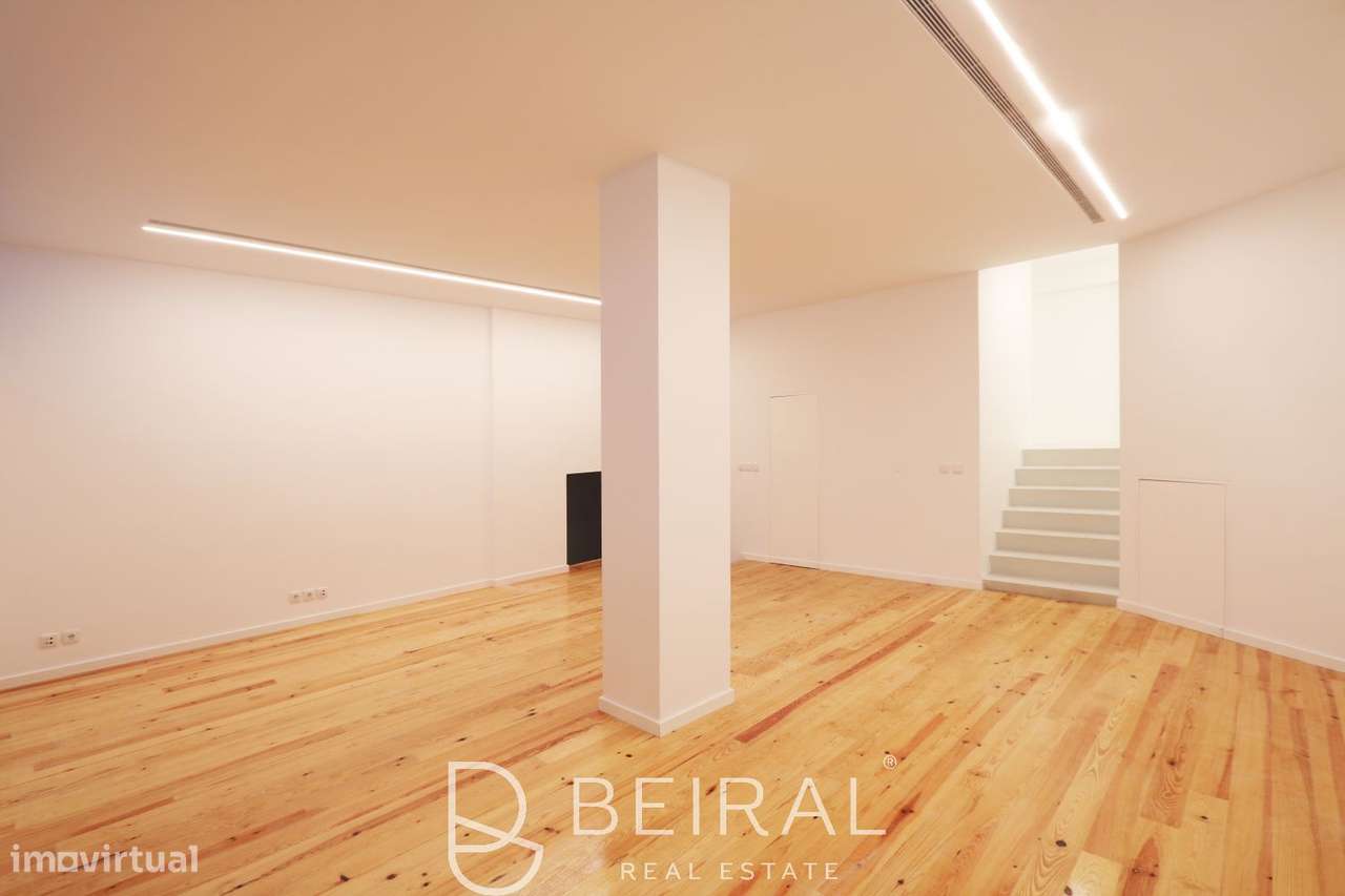 Espaço comercial espaçoso e luminoso no centro de Lisboa-25