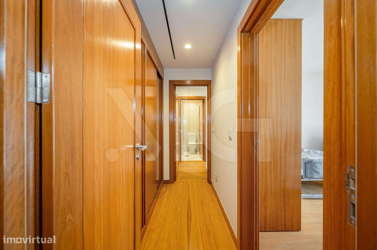 Penthouse T2 Matosinhos em Condomínio fechado com Garagem e Arrumos-26