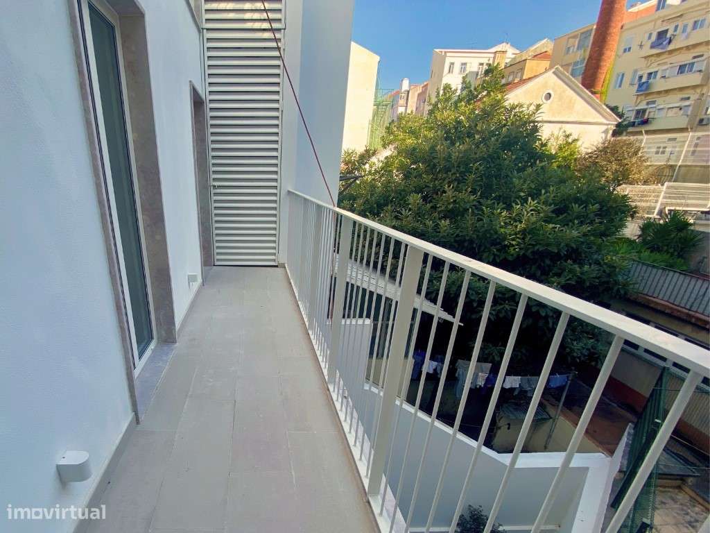 Apartamento T2, varanda, Anjos Lisboa-38