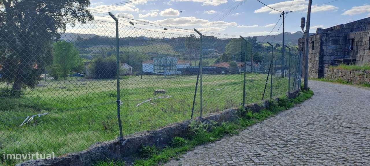 Terreno urbano construção de moradias, Penafiel, com 3.436 m2 e 45 m-3