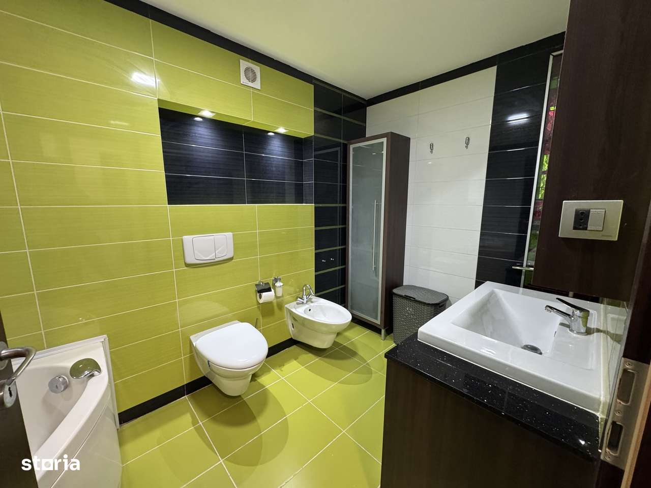 Super apartament in blocul turn de la OMV-3