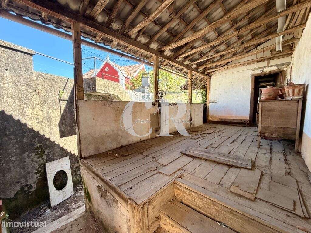 Moradia para recuperar no centro da vila de Figueiró dos Vinhos-26