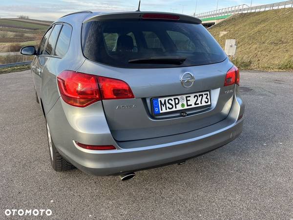 Opel Astra 1.4 Turbo 150 Jahre - 6