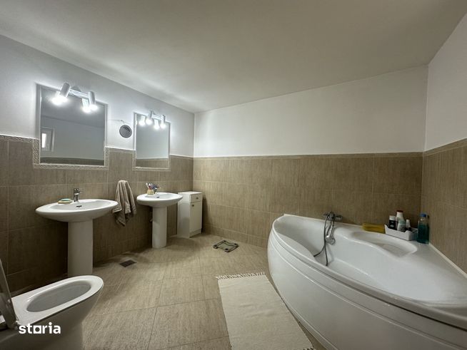 Agentia imobiliara VIGAFON vinde casa 5 camere Sud-4