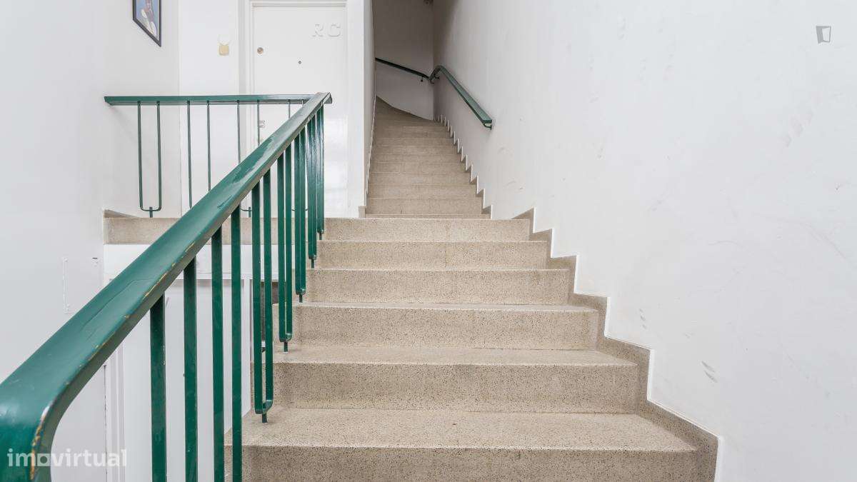 Quarto - localizado em Paranhos Porto - Grande imagem: 4/9