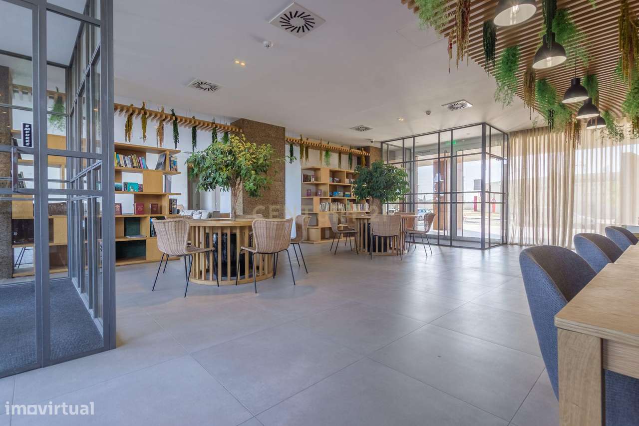 T4 em Condomínio Fechado com Vista Rio - Alcochete-5