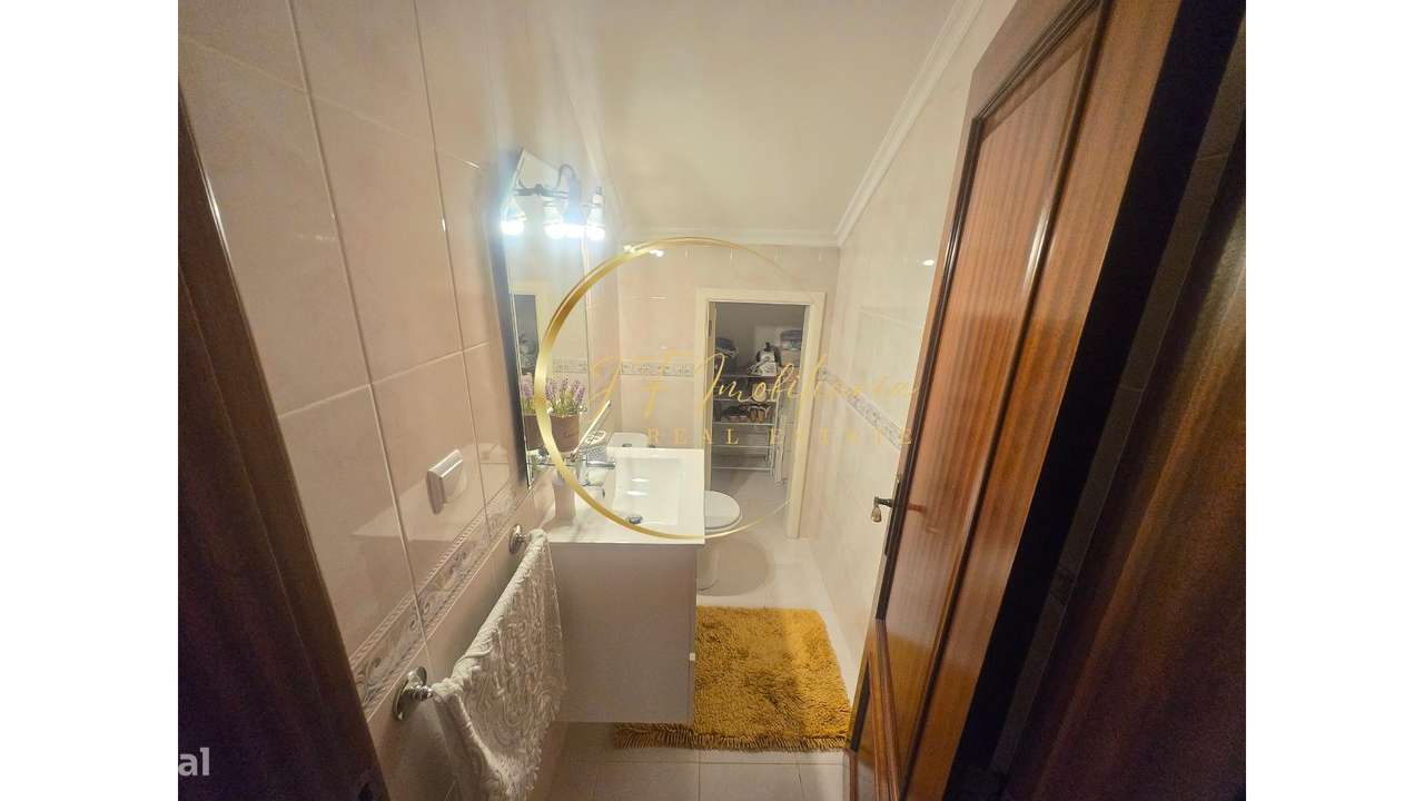 Moradia Geminada T4 com Terreno - Grande imagem: 4/25