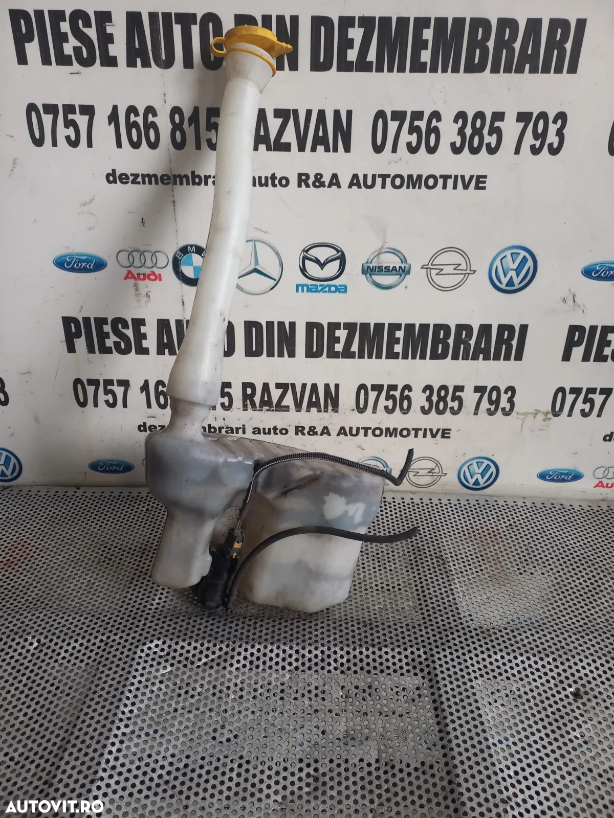 Bidonas Vas Lichid Parbriz Renault Master 3 Opel Movano 2.3 Dci Euro 5 125 Cai An 2011-2012-2013-2014-2015-2016-2017 - Dezmembrari Arad - 2