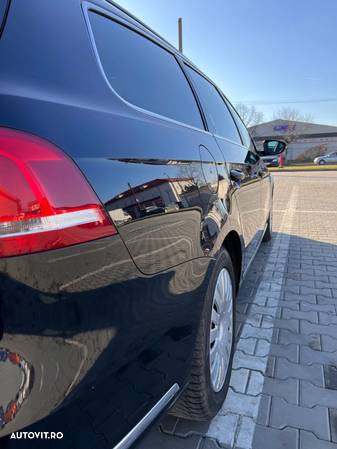 Volkswagen Passat Variant 2.0 TDI BlueMotion Technology DSG Comfortline - 6