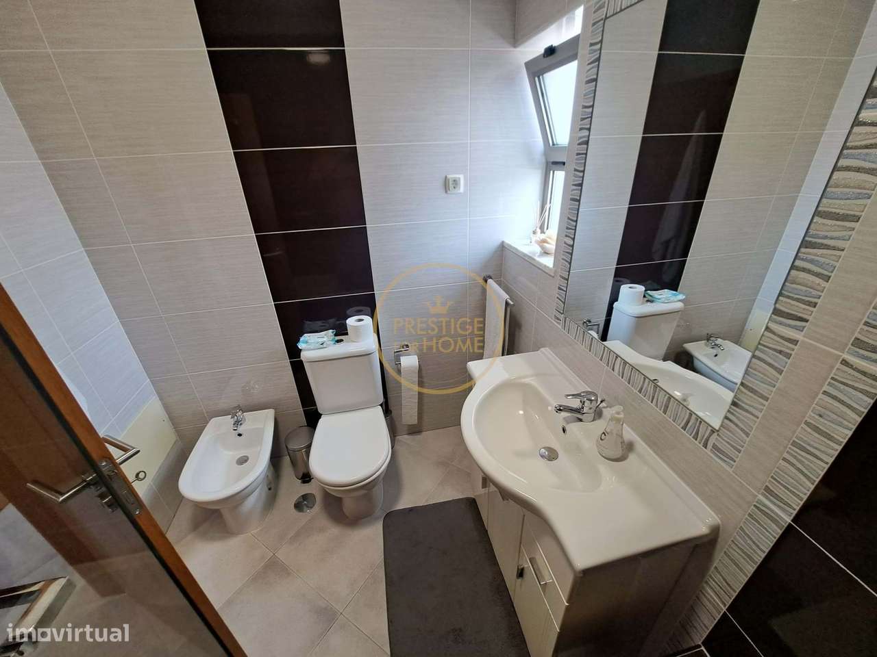 Apartamento T3 de Qualidade Superior com Garagem em Box, Arrecadação e-26