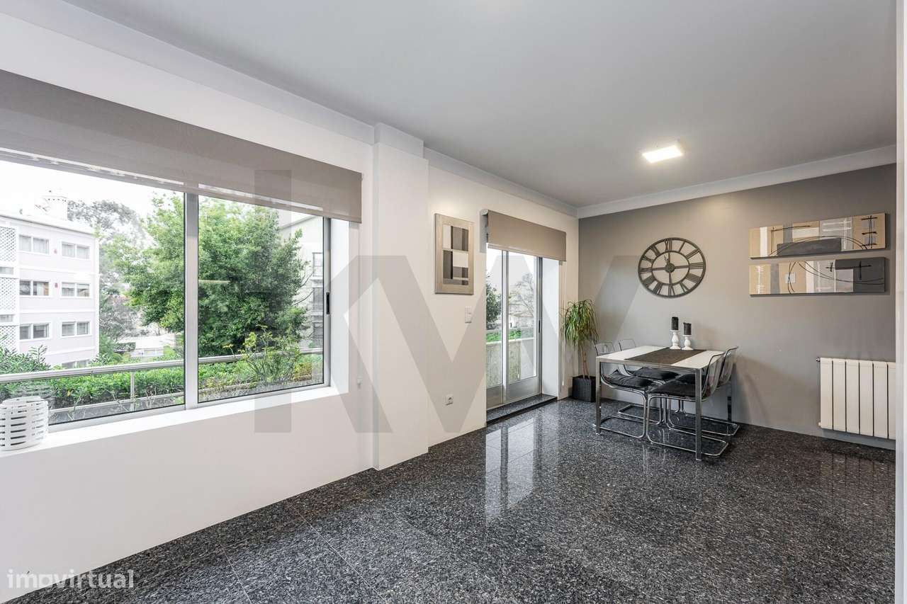 Excelente T5  em Condominio Fechado a Marechal Gomes da Costa, Porto-31