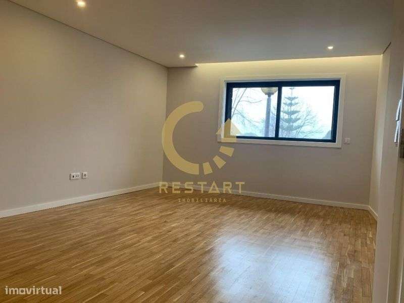 Fantástico t2+1 renovado em Matosinhos - Grande imagem: 4/12