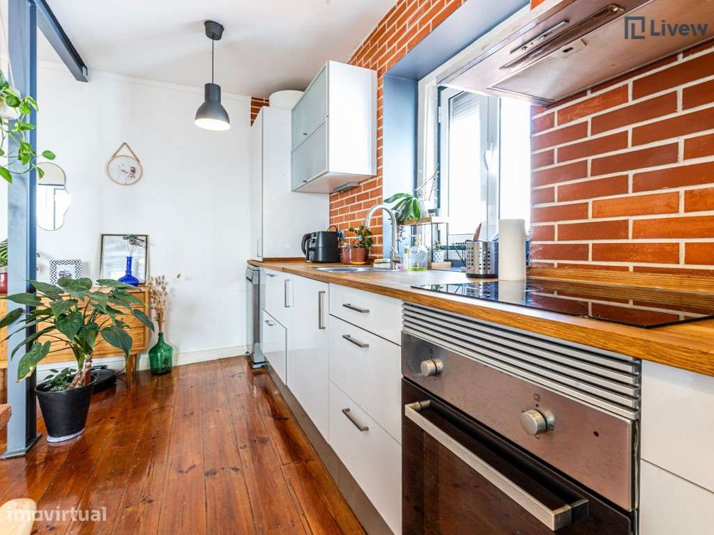 Apartamento T1 renovado e com ótima exposição solar-7