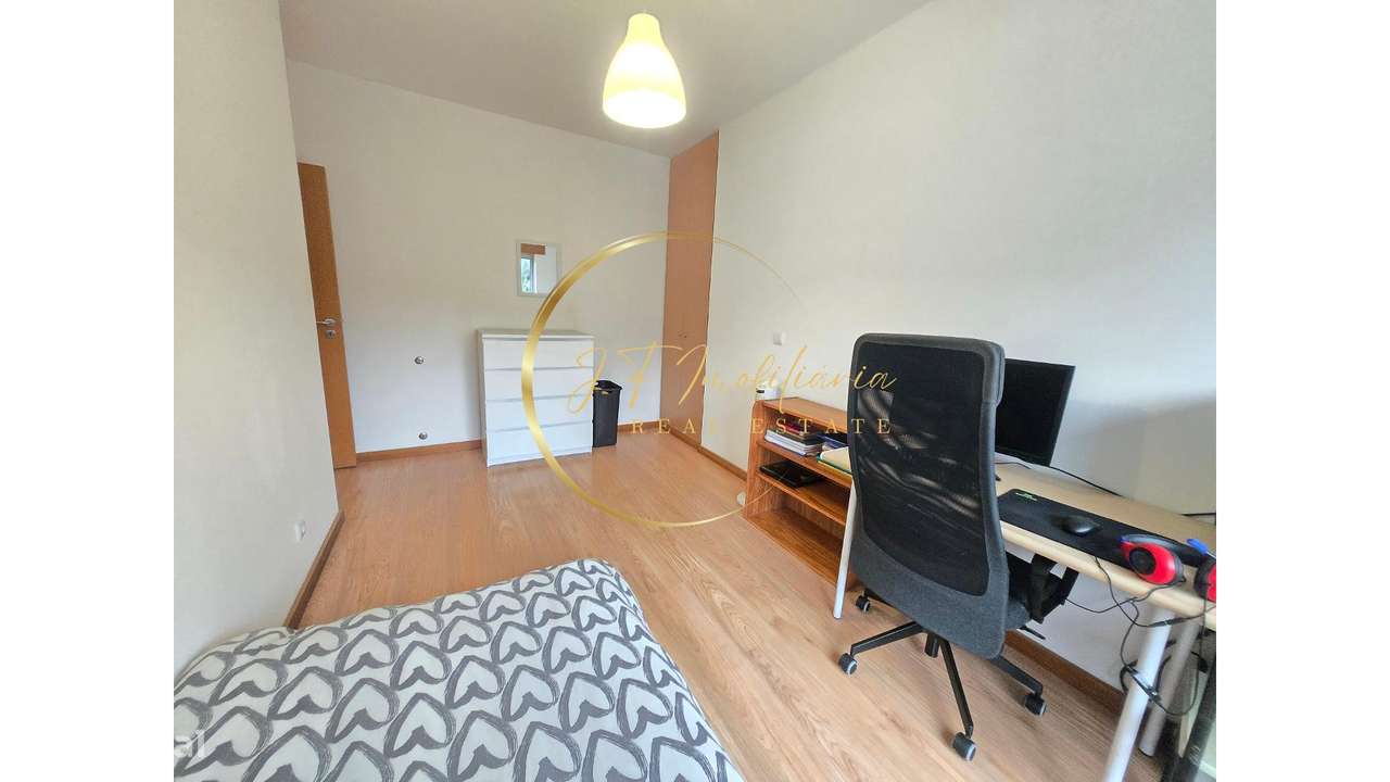 Apartamento T3 em Esgueira-21