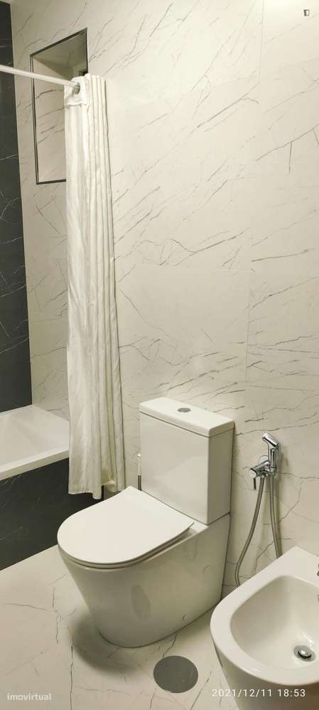 Quarto - localizado em Vila nova de gaia - Grande imagem: 3/10