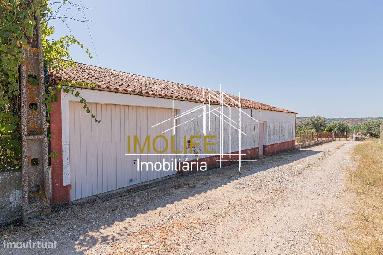 Armazém para venda em Cabeção-2