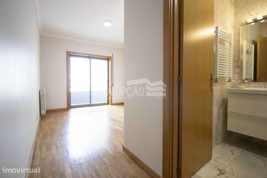 Apartamento T4 em Zona Premium - Pronto a Habitar em Bragança-10