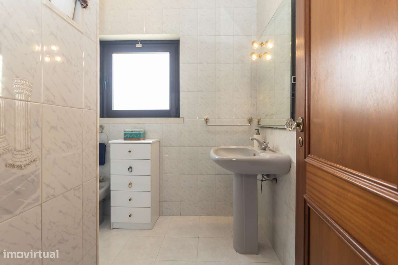 Moradia T5 isolada, Garagem , Quinta Charnequinha-50