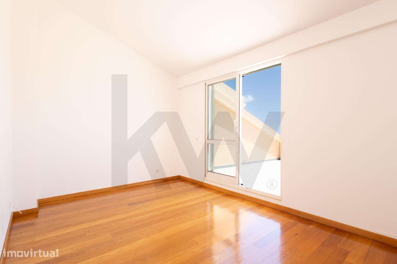 Apartamento T3 Duplex no Funchal-18