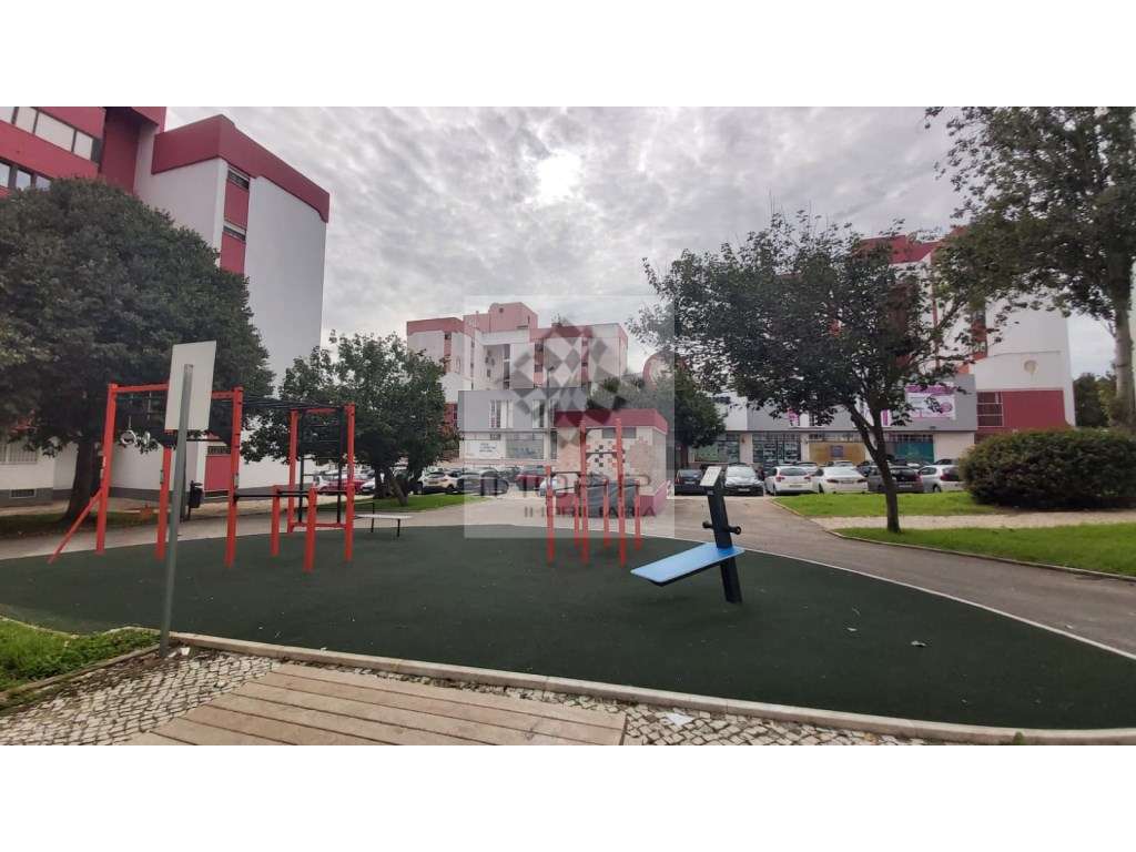 Fantástico Apartamento T2 em Matarraque - São Domingos de Rana-34