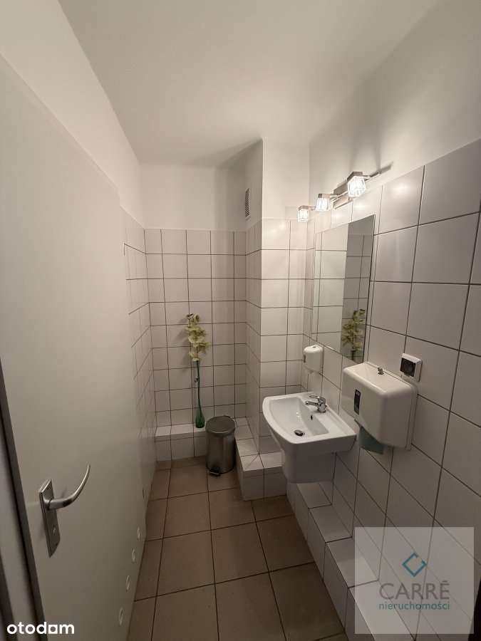 Do sprzedania lokal w Centrum.-11