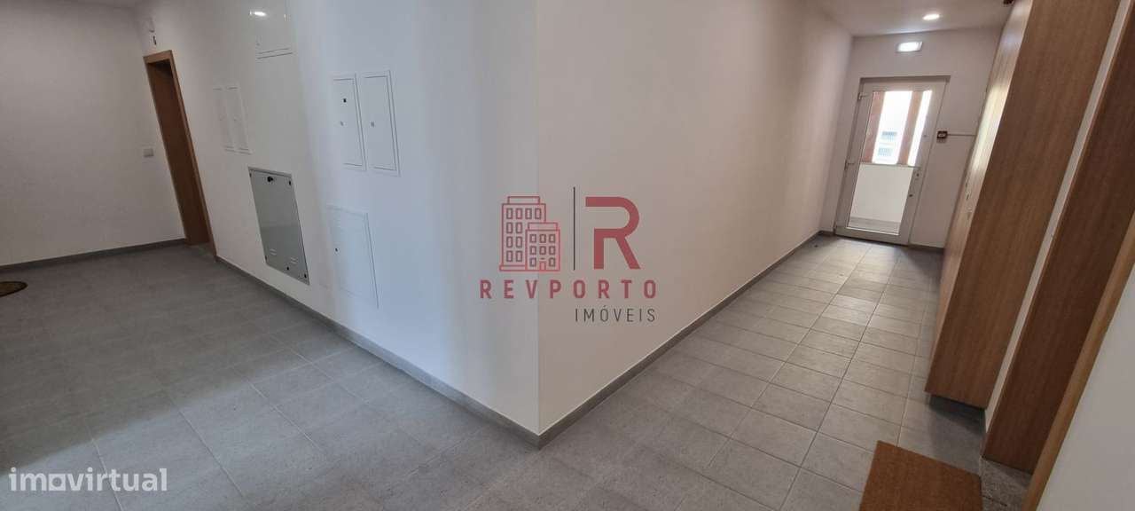 Apartamento T2, Novo, com suite e garagem dupla-21