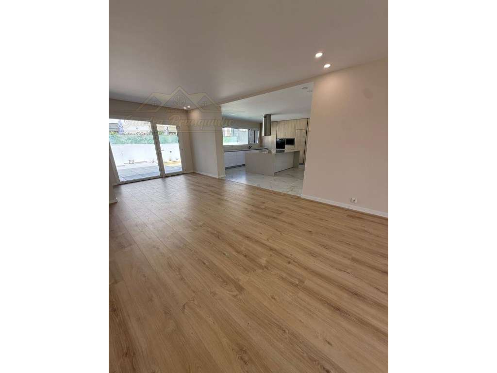 Moradia T5 (NOVA) com Piscina-54