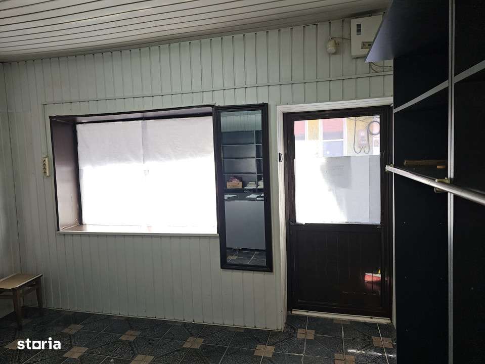 Spatiu comercial, suprafata utila 30 mp, zona centrala, Ștei - Imagine principală: 4/6