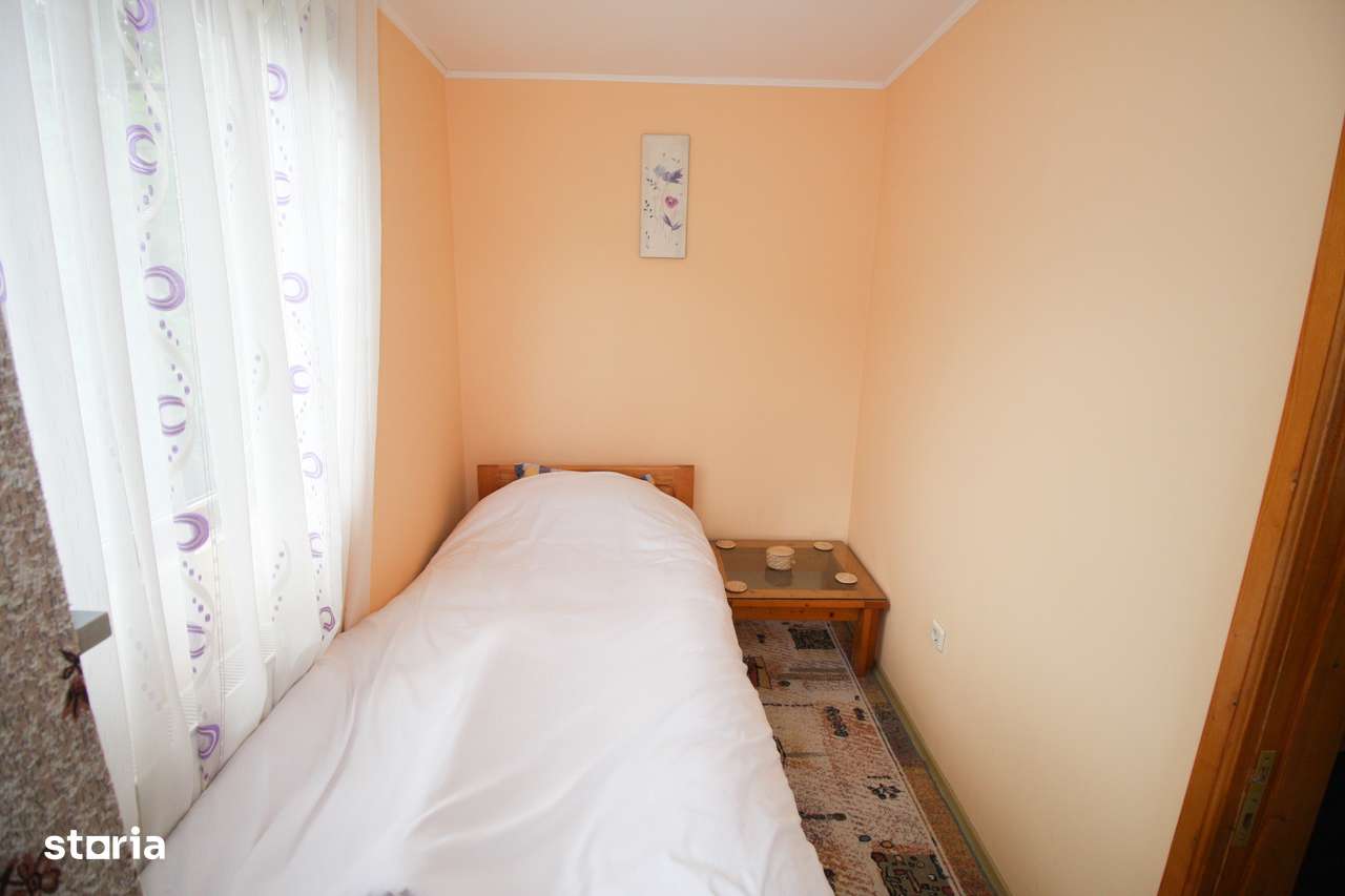 Vila 8 camere si garaj-5