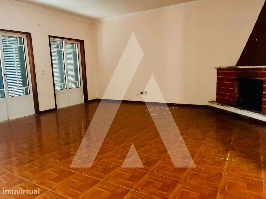 Moradia T4 com amplo pátio e garagem em Aveiro - Grande imagem: 4/13