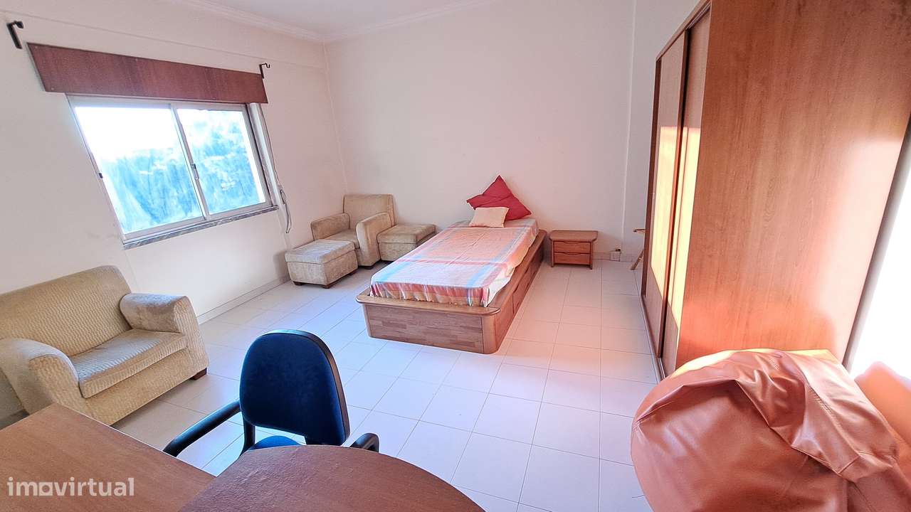 T3 com 112 m2, suite, varanda, luz natural e localização privilegiada - Grande imagem: 4/11