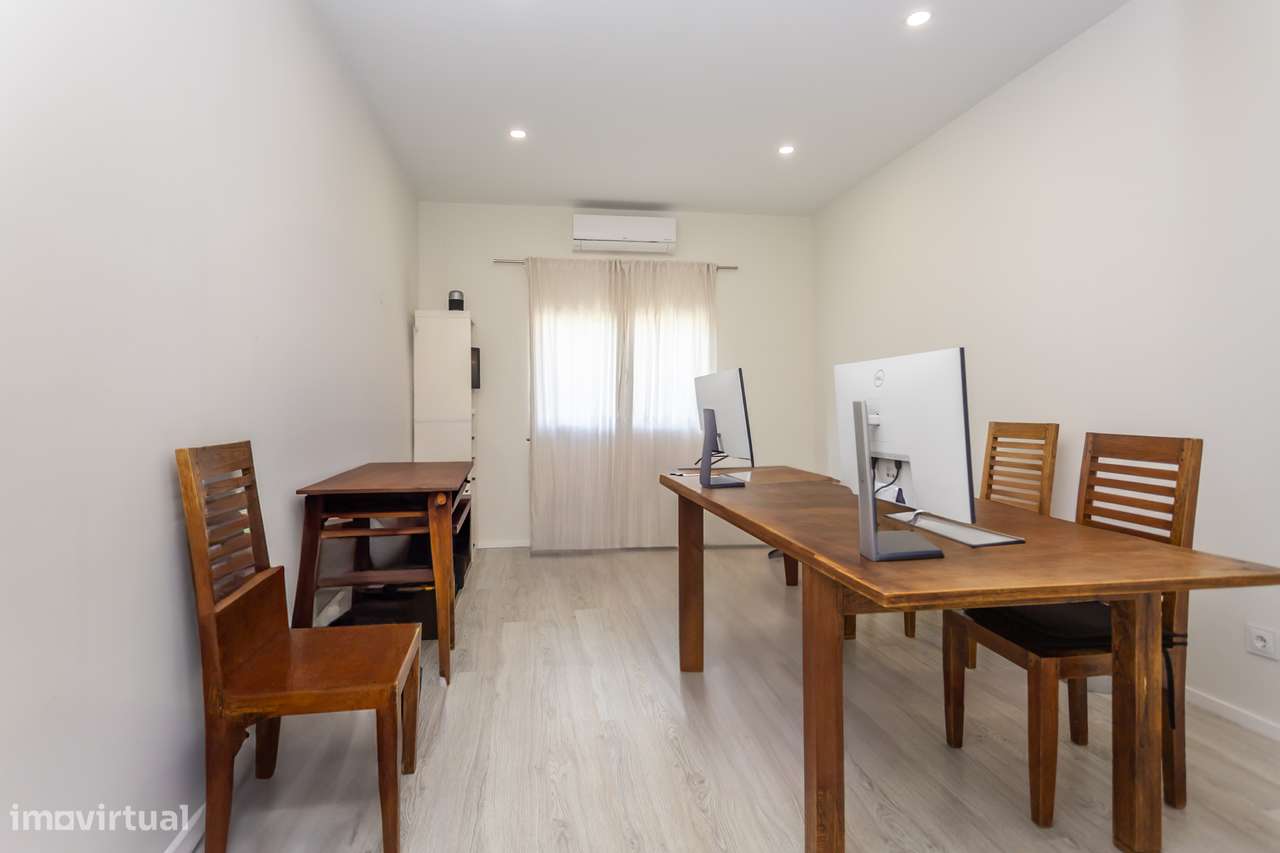 Fantástica moradia isolada T4 em Fernão Ferro-14