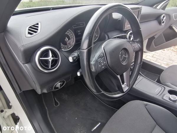 Mercedes-Benz Klasa A 180 (BlueEFFICIENCY) 7G-DCT Style - 21