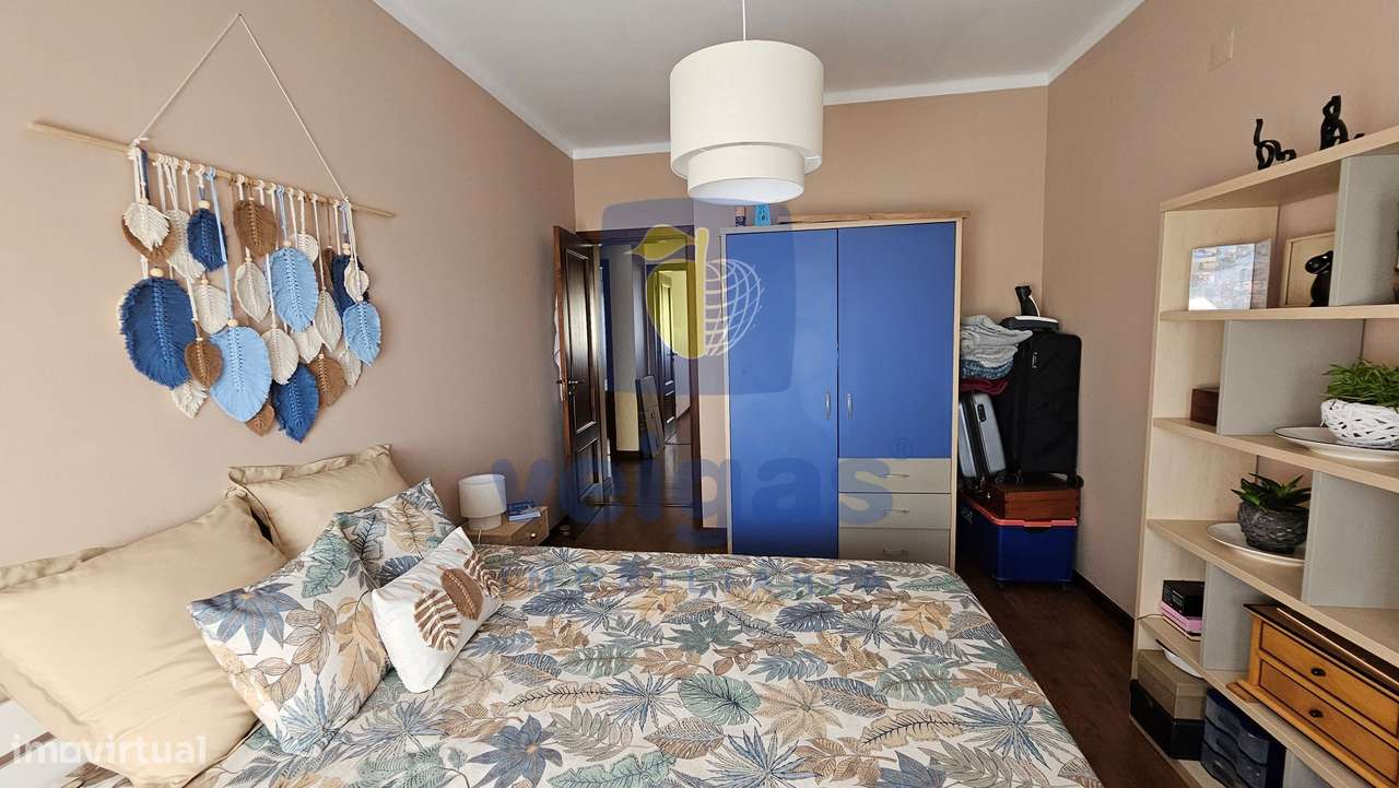 Apartamento T4 com 3 WC e Estacionamento-19