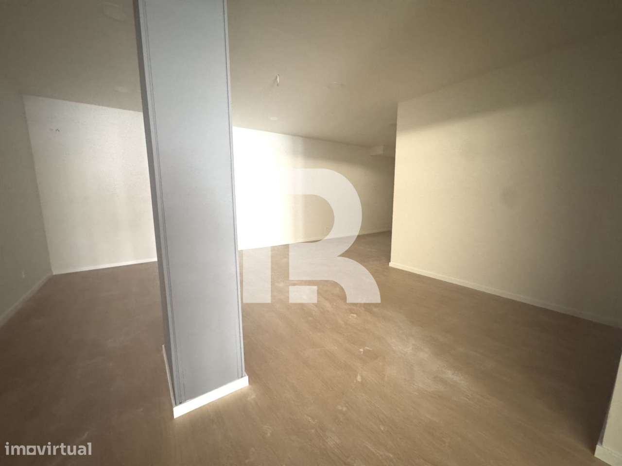 Loja para arrendar- Galeria Magnólia em Mem Martins - Grande imagem: 5/7