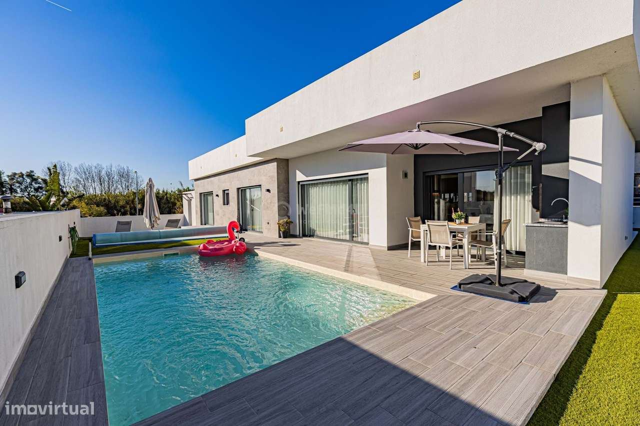 Moradia Térrea T3 c/piscina, lote de 474m² - Única na Caparica-50