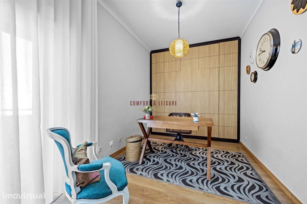 Apartamento com 4 quartos, 2 wc, parqueamento e arrecadação na Ramada,-29