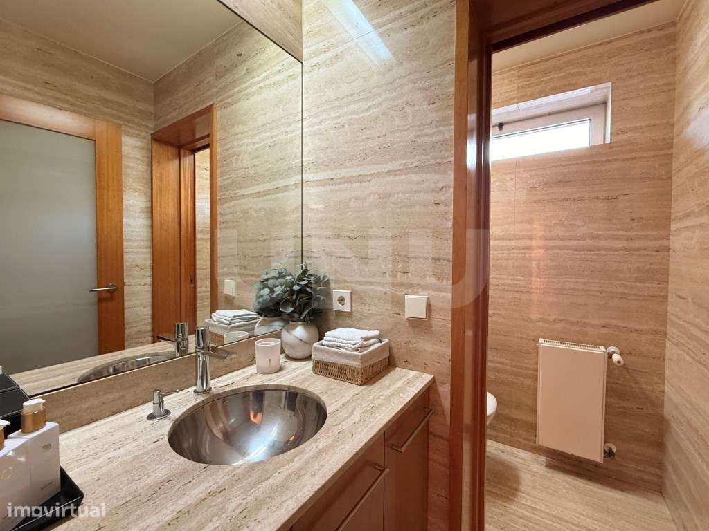 Moradia T5 Moderna com Jardim e Cave Ampla - Árvore, Vila do Conde-16
