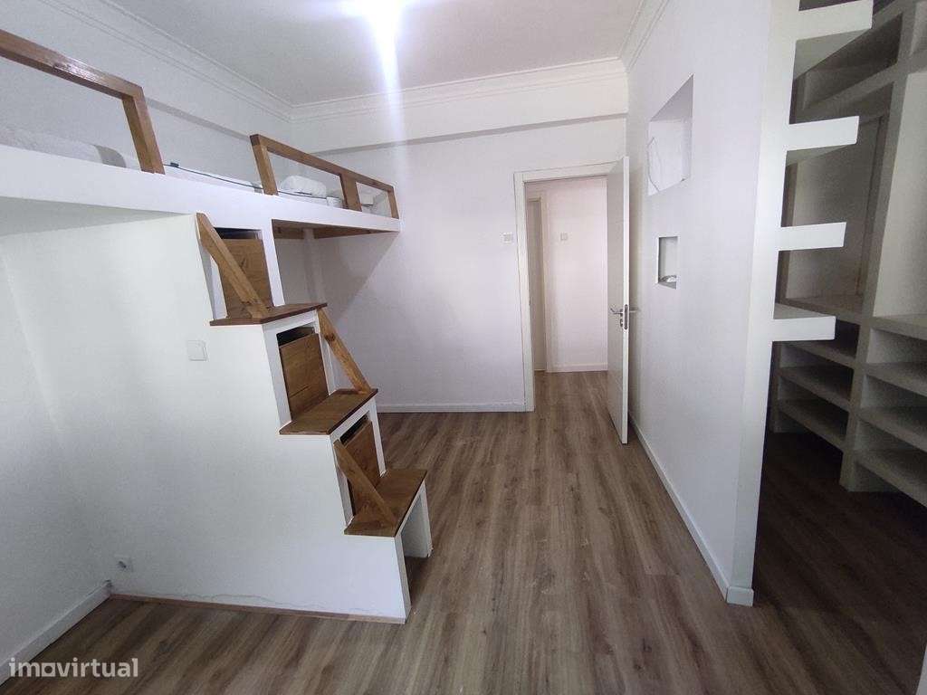 T3 Remodelado Junto á Escola Secundária da Amadora (Liceu)-18