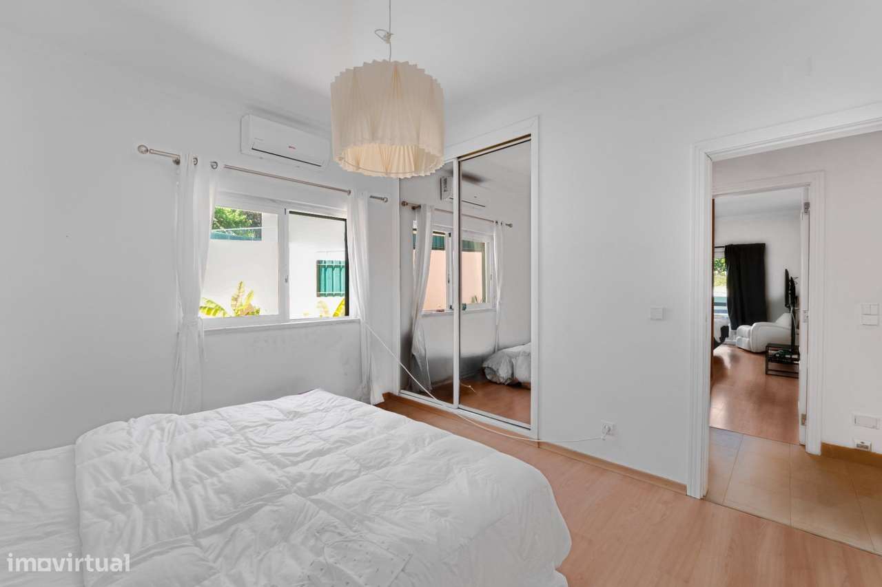 Moradia T4+1 com piscina e jardim, no Murganhal, Caxias-22