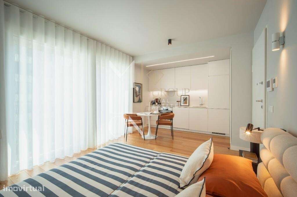 Apartamento em condominio com piscina - Avenida Liberdade-16