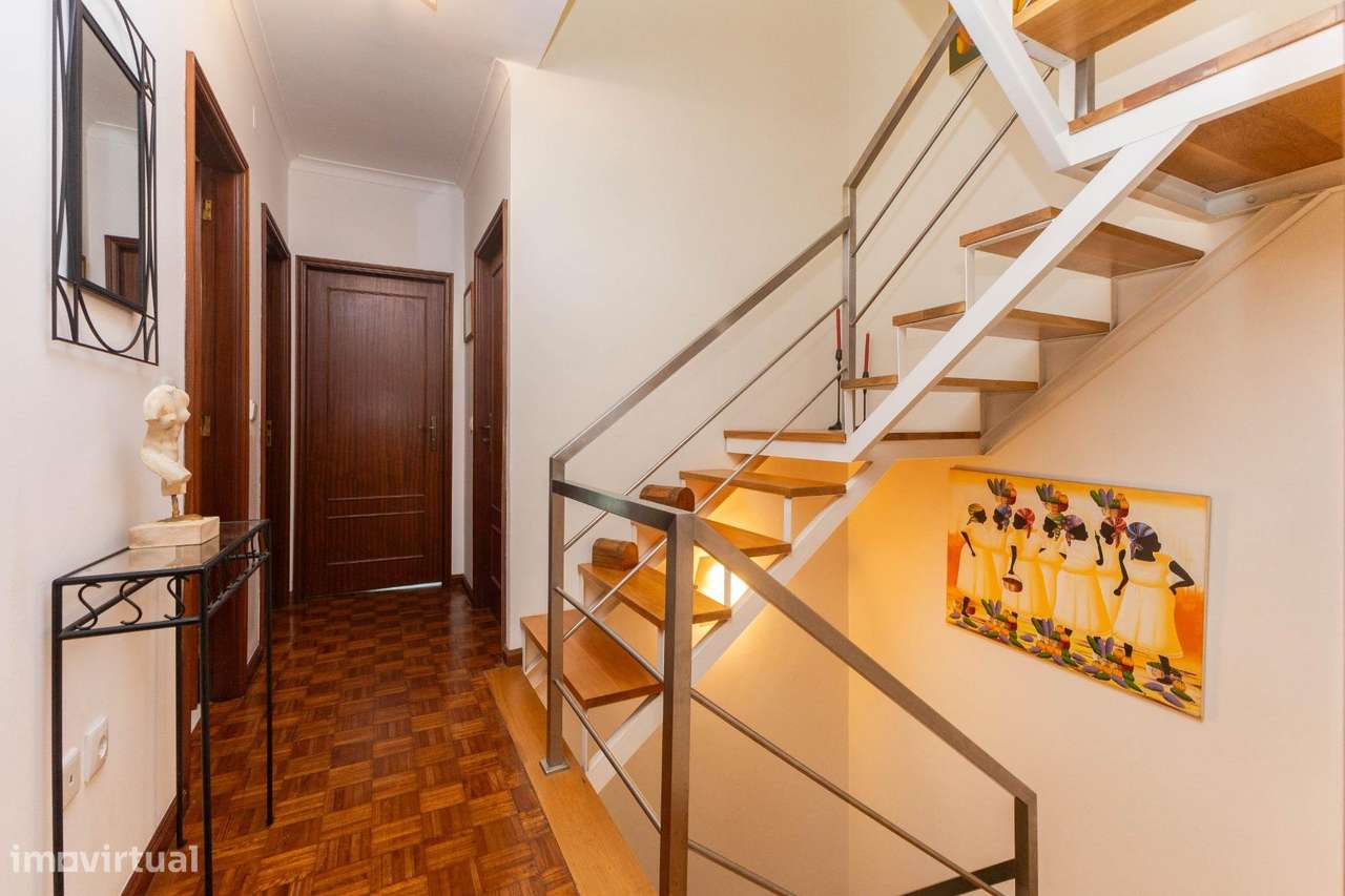 Moradia T4 na Maia – Renovada, 3 Frentes, Terraço e Garagem a...-30