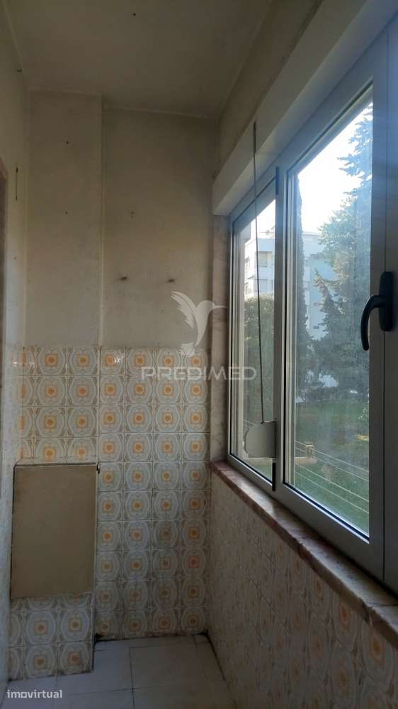 Apartamento T2, com  remodelação total a decorrer, edificio com dua... - Grande imagem: 4/18