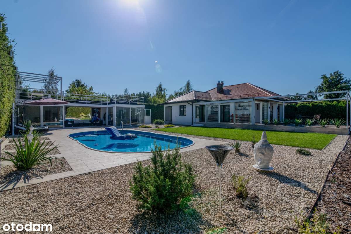 Murowany dom w Hiszpańskim stylu | Prywatność |-17