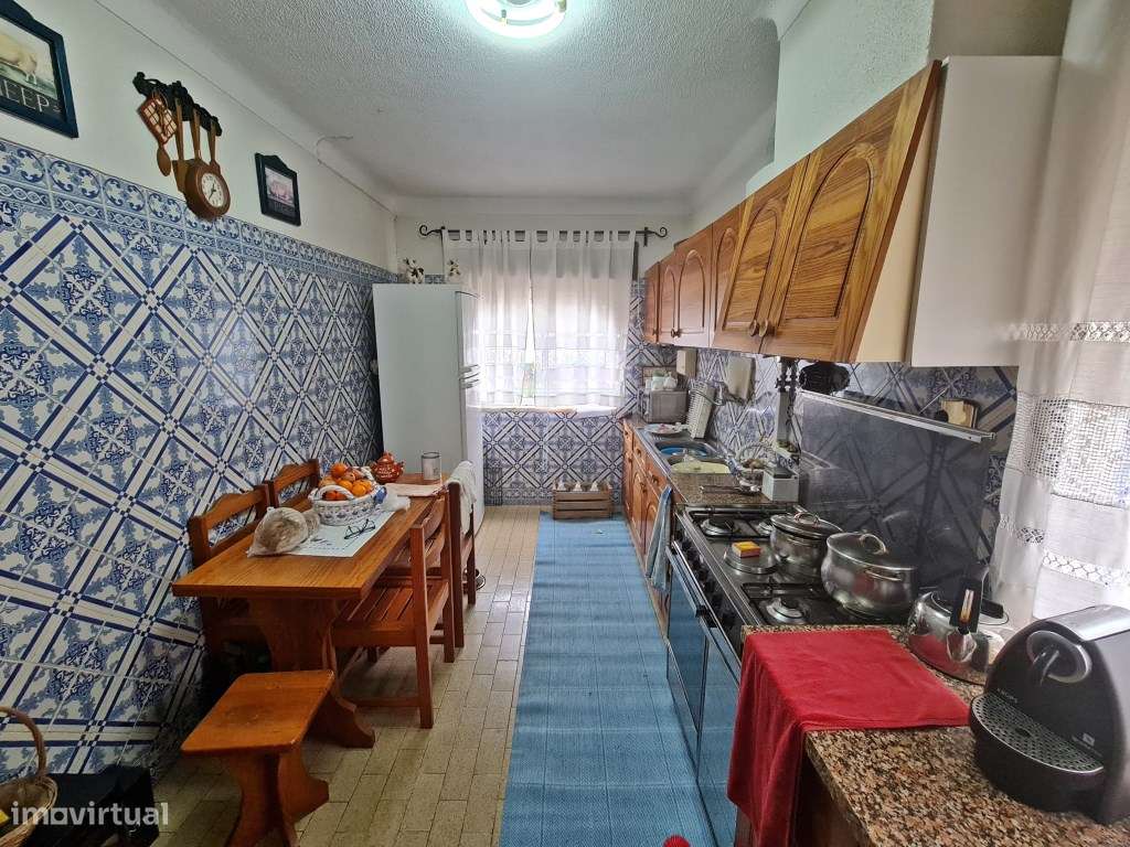 Moradia isolada T3+1, arquitetura tradicional com cave para arrumos... - Grande imagem: 4/20